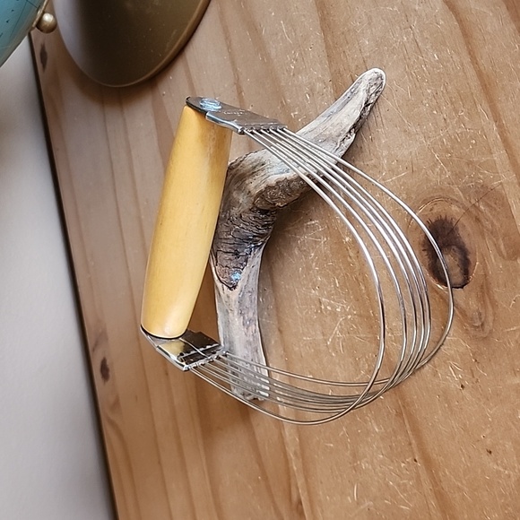 Vintage wood handled wire pastry blender dough cutter Androck - Picture 2 of 9